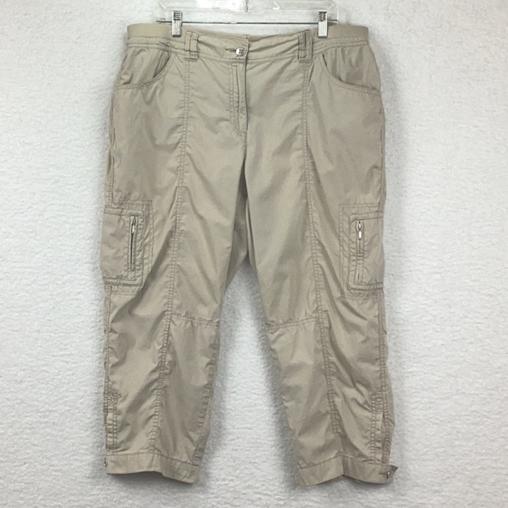 Chicos Women’s Size 2.5 (L-14) Cropped Pants.
